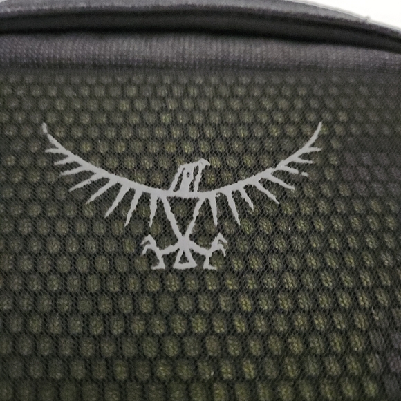 OSPREY Packs Beta Port Courier Bag - 732cu in (approx. 12L) capacity - Picture 12 of 16